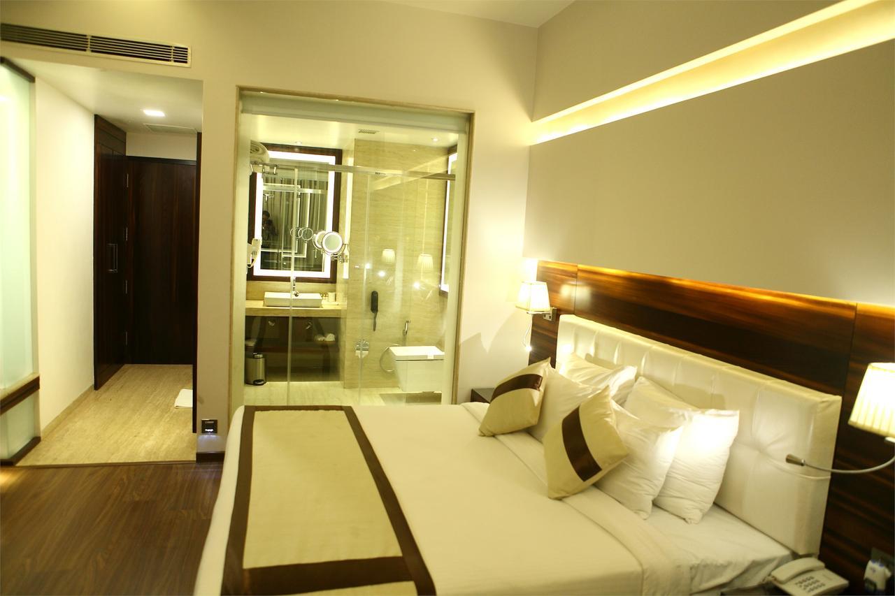 Viceroy Inn Dehradun Esterno foto