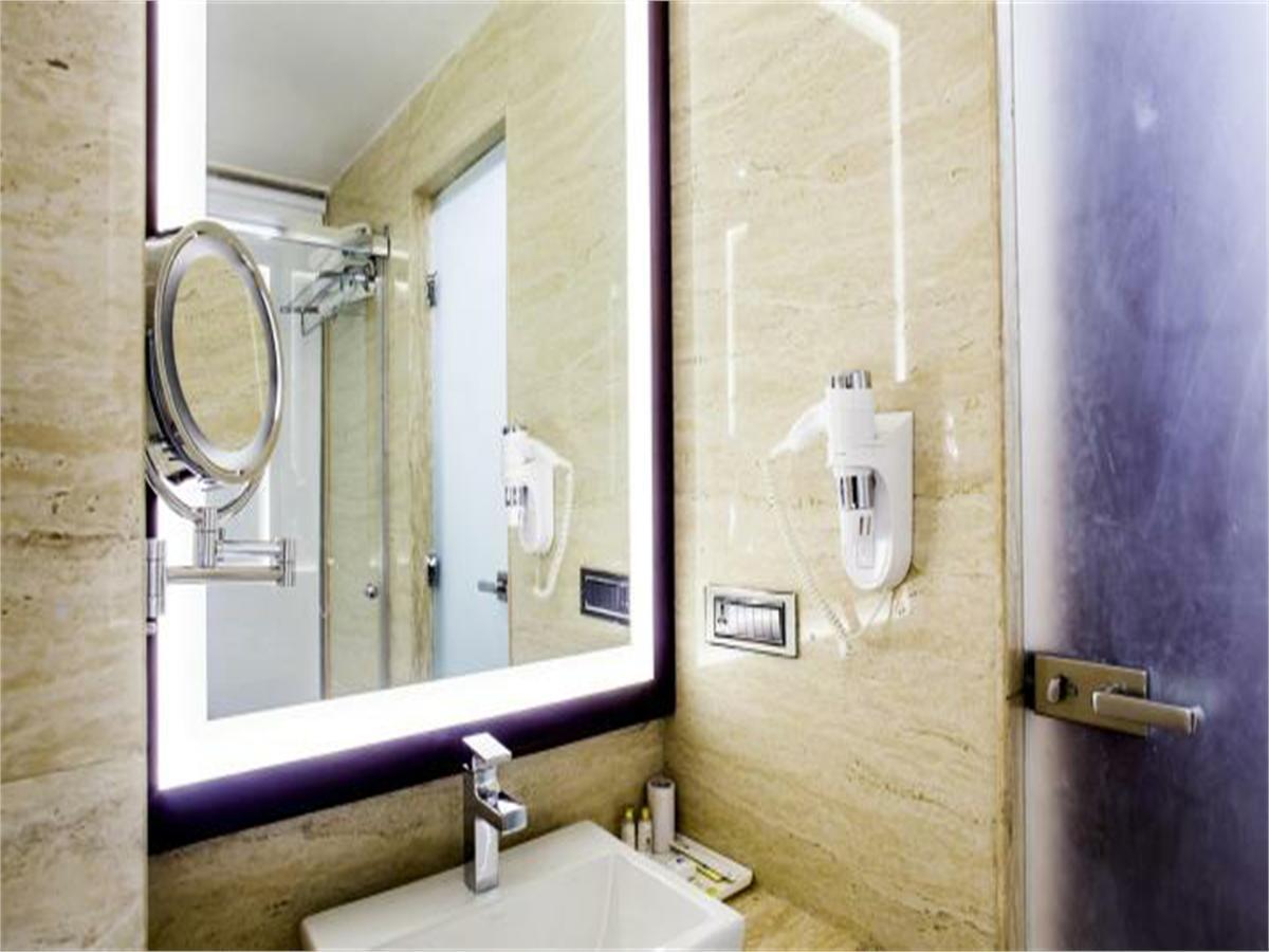 Viceroy Inn Dehradun Esterno foto