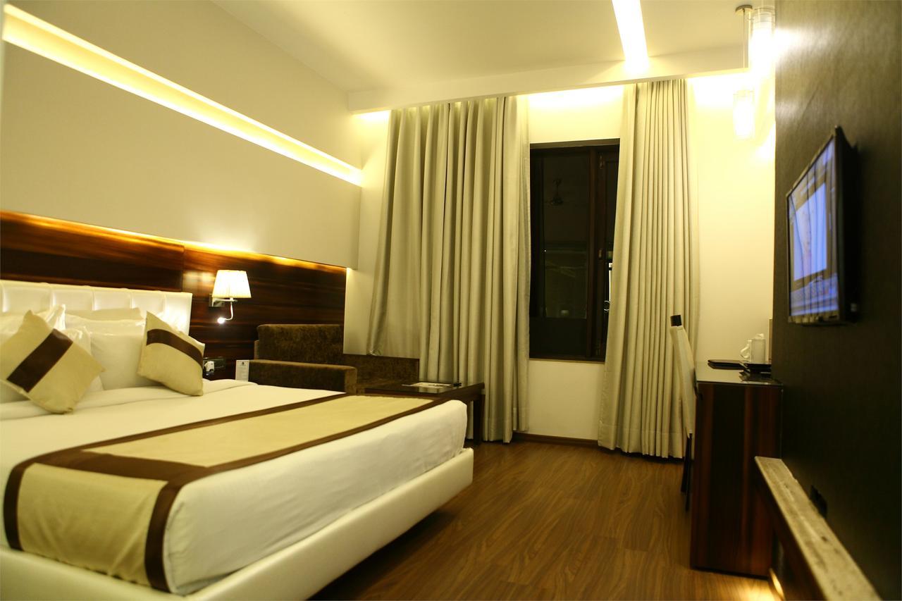 Viceroy Inn Dehradun Esterno foto